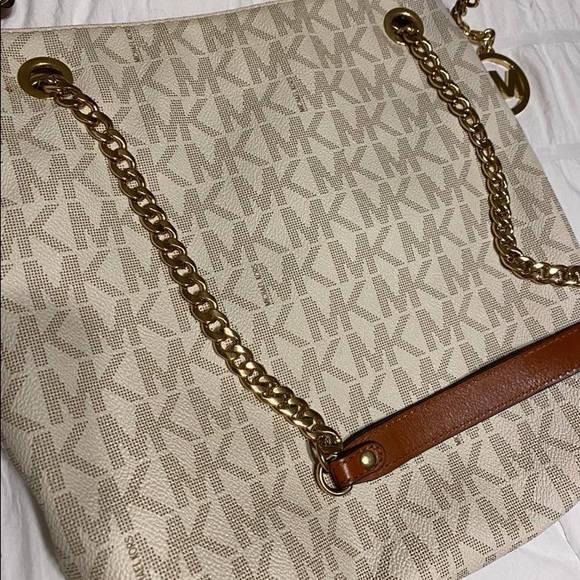 Beau MK 👜 - Picture 4 of 10